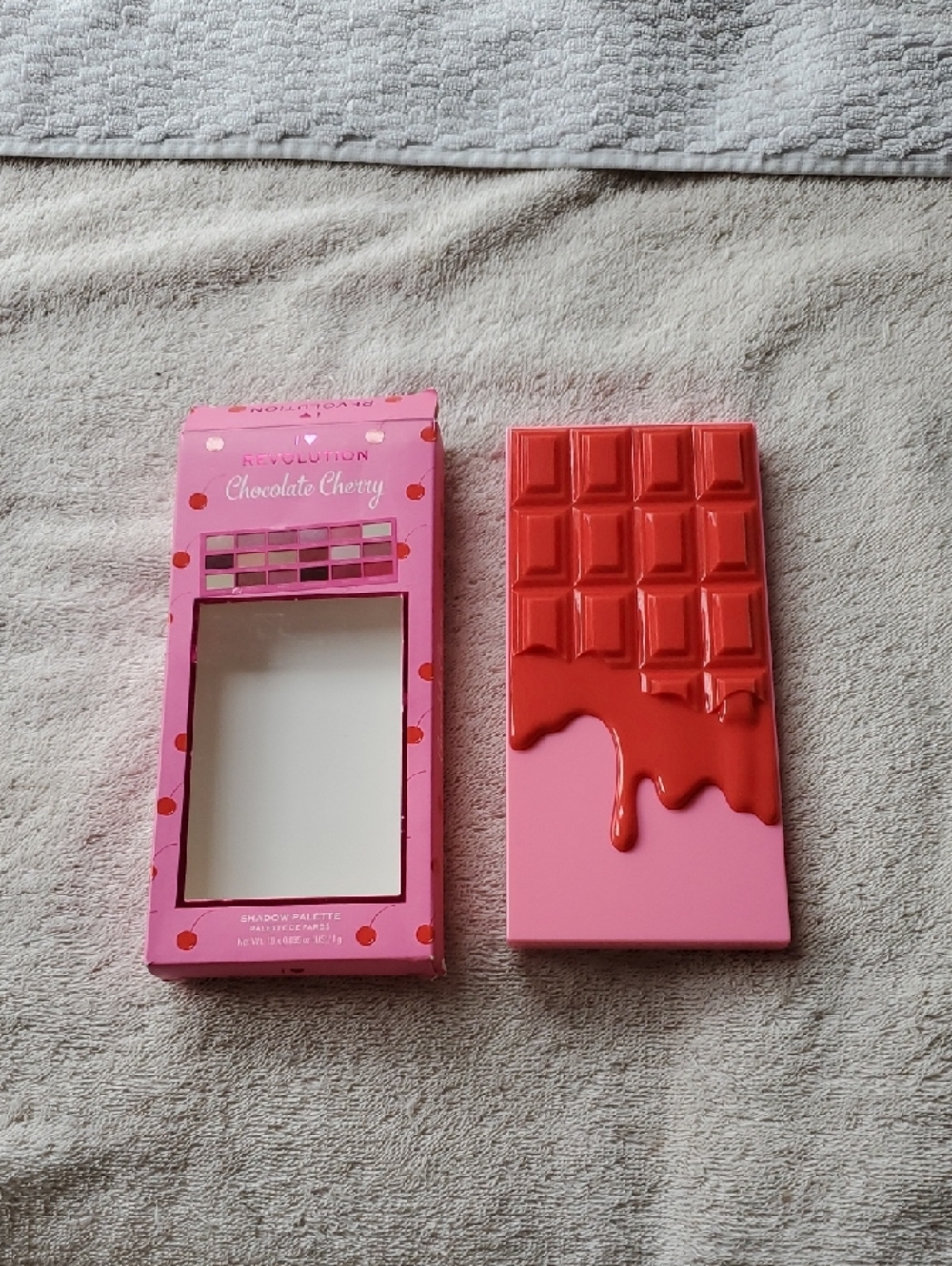 I Heart Revolution Chocolate Cherry Palette